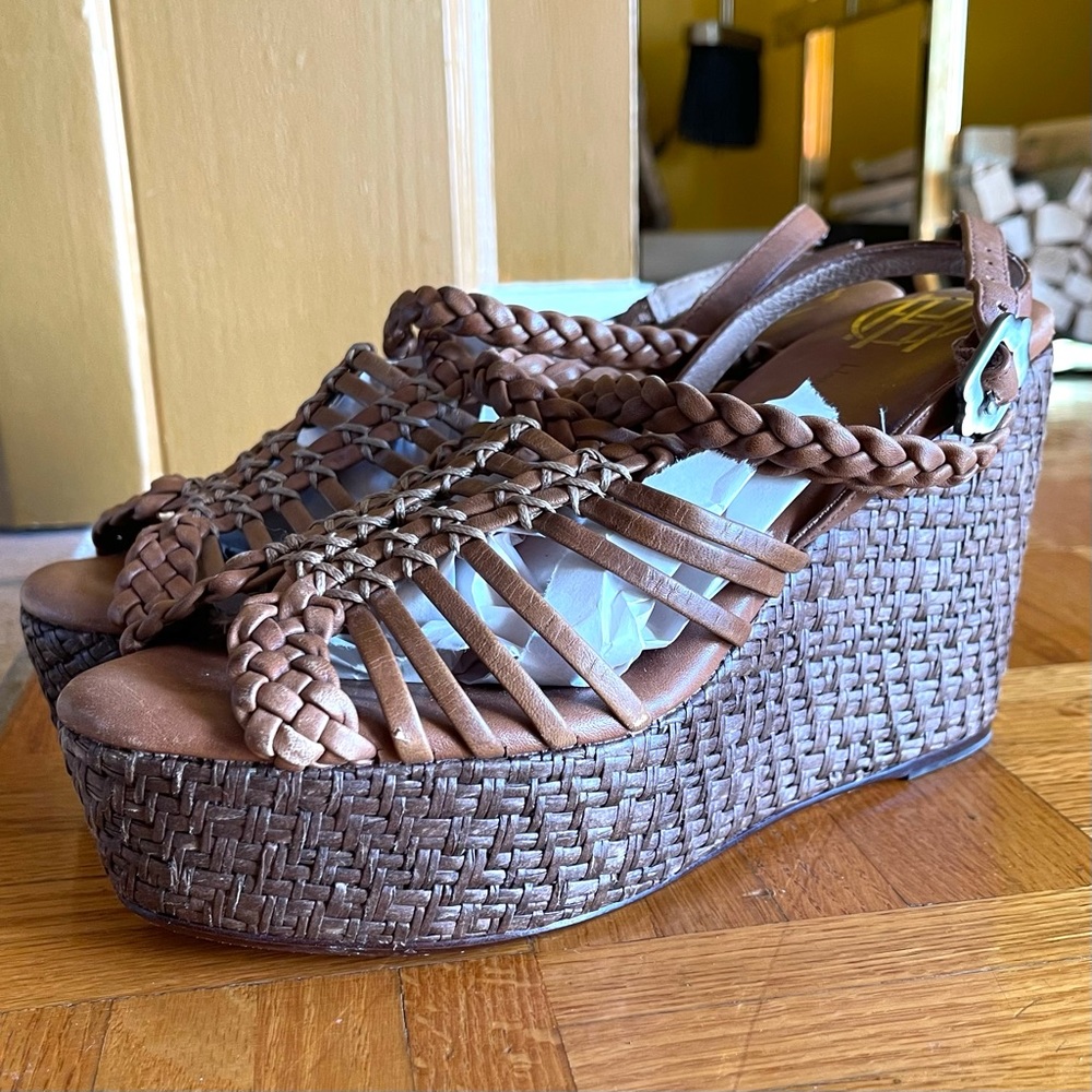 House of Harlow 1960 Women's Cognac Braided Platform Sandals
